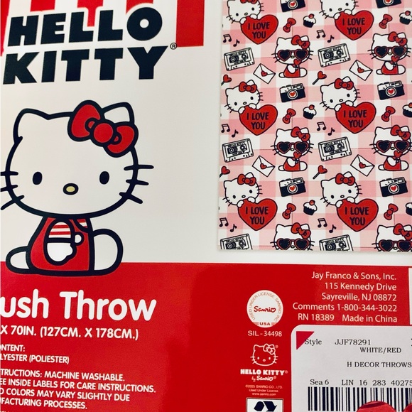 Hello Kitty Valentines blanket - Picture 2 of 6